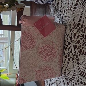 NWT Ulta Beauty Spring Collection ☆  Make Up floral zip bag ☆ 13 Pcs Brand NEW!